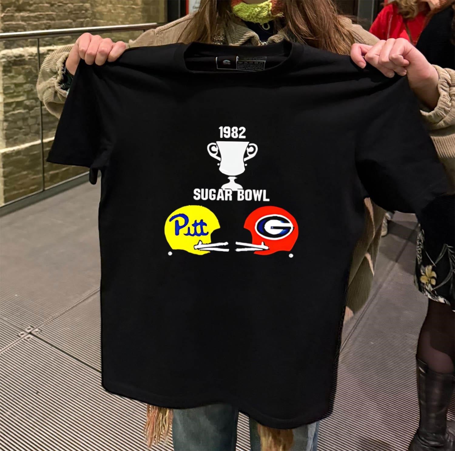 1982 Sugar Bowl Pitt vs Georgia Helmets Trophy Graphic shirt