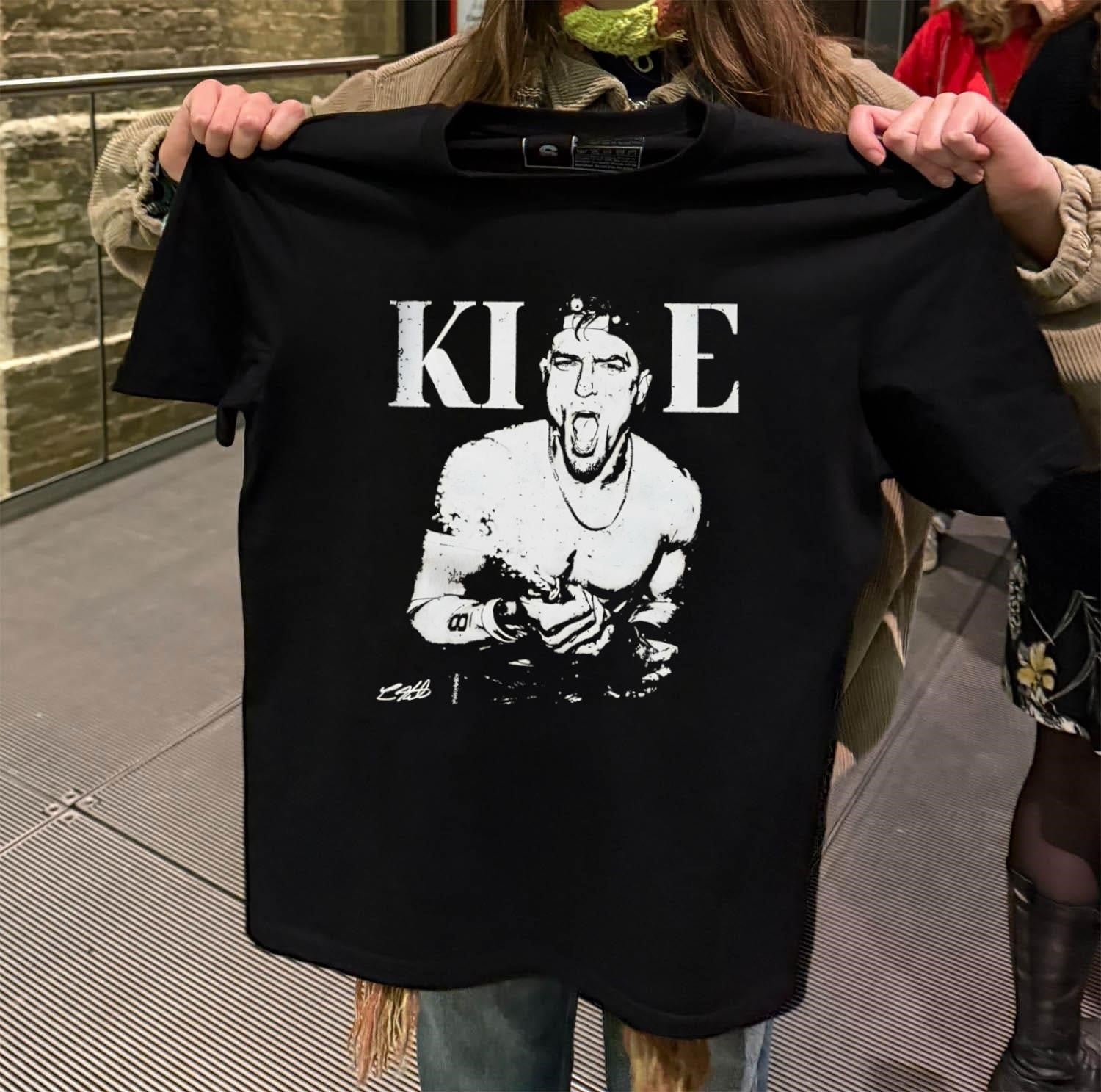 Kite shirtless Man screaming signature shirt