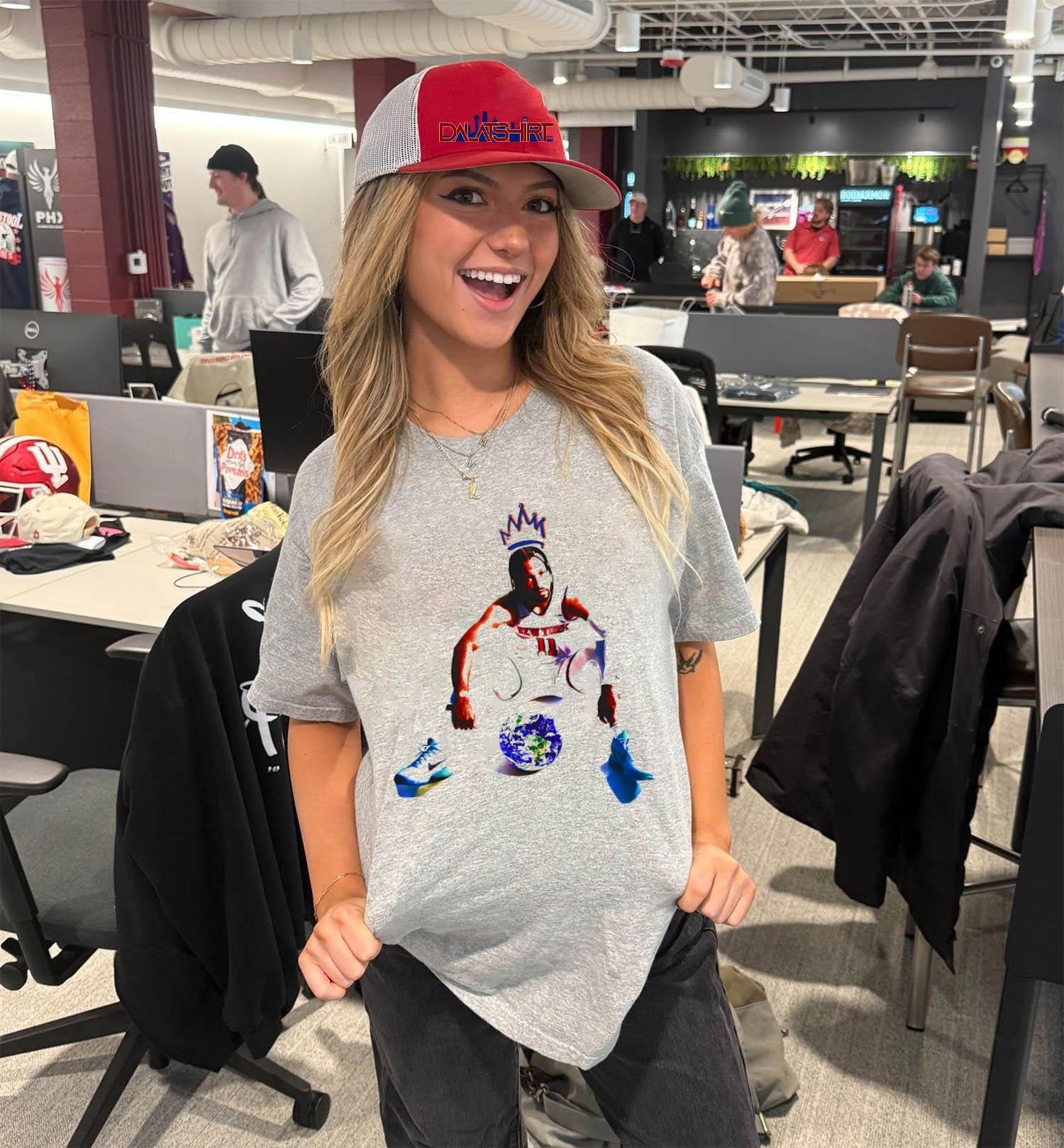 New York Number 11 Basketball Player Crowned Sitting Globe shirt
