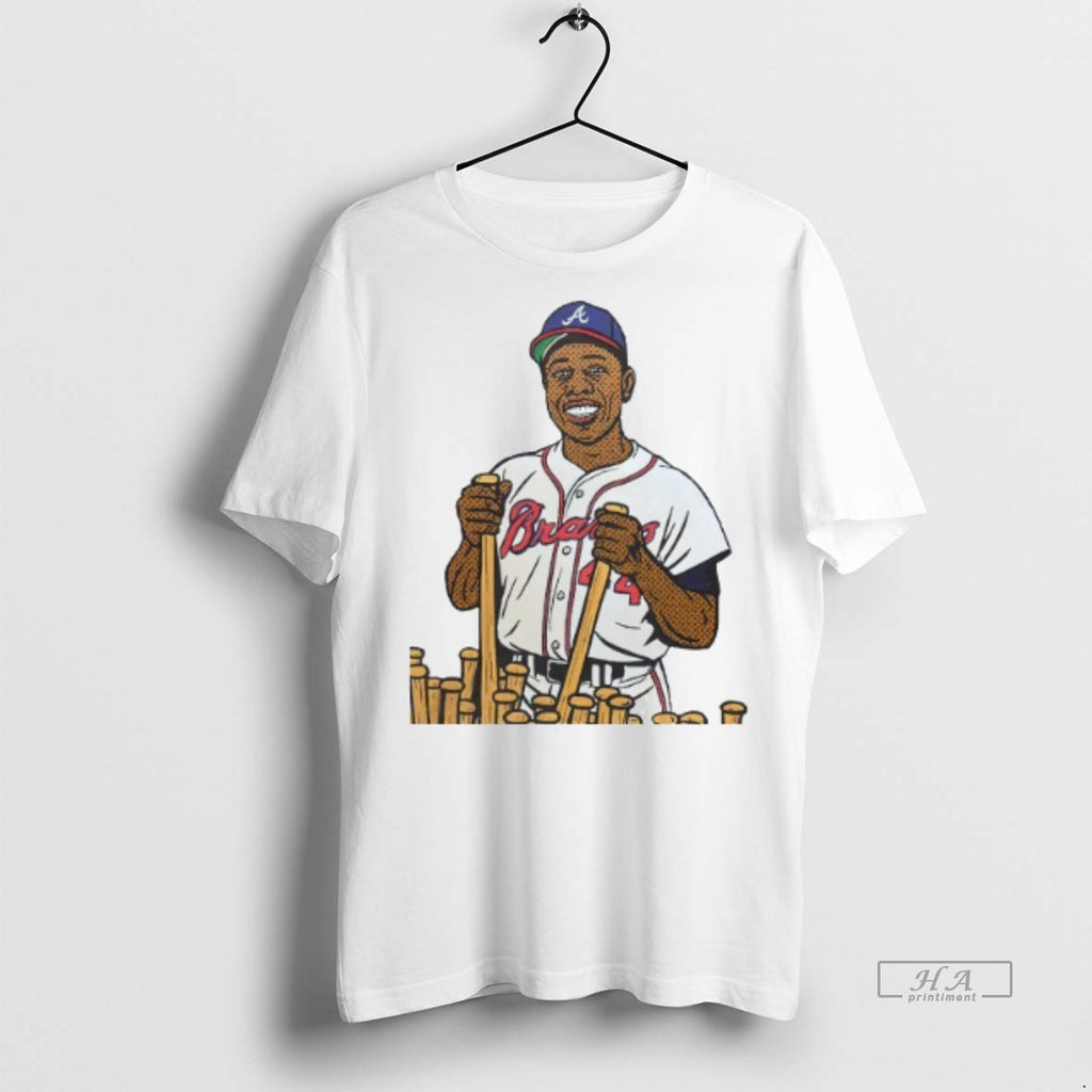 Official Trendy Henry Aaron Milwaukee Braves 2025 Graphic Mens White Tee Tee Sweater