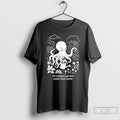 Premium An Octopuss Garden Needs Clean Water T Shirts