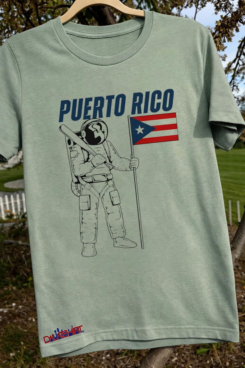 Puerto Rico Astronaut Holding Baseball Bat and Puerto Rican Flag shirt