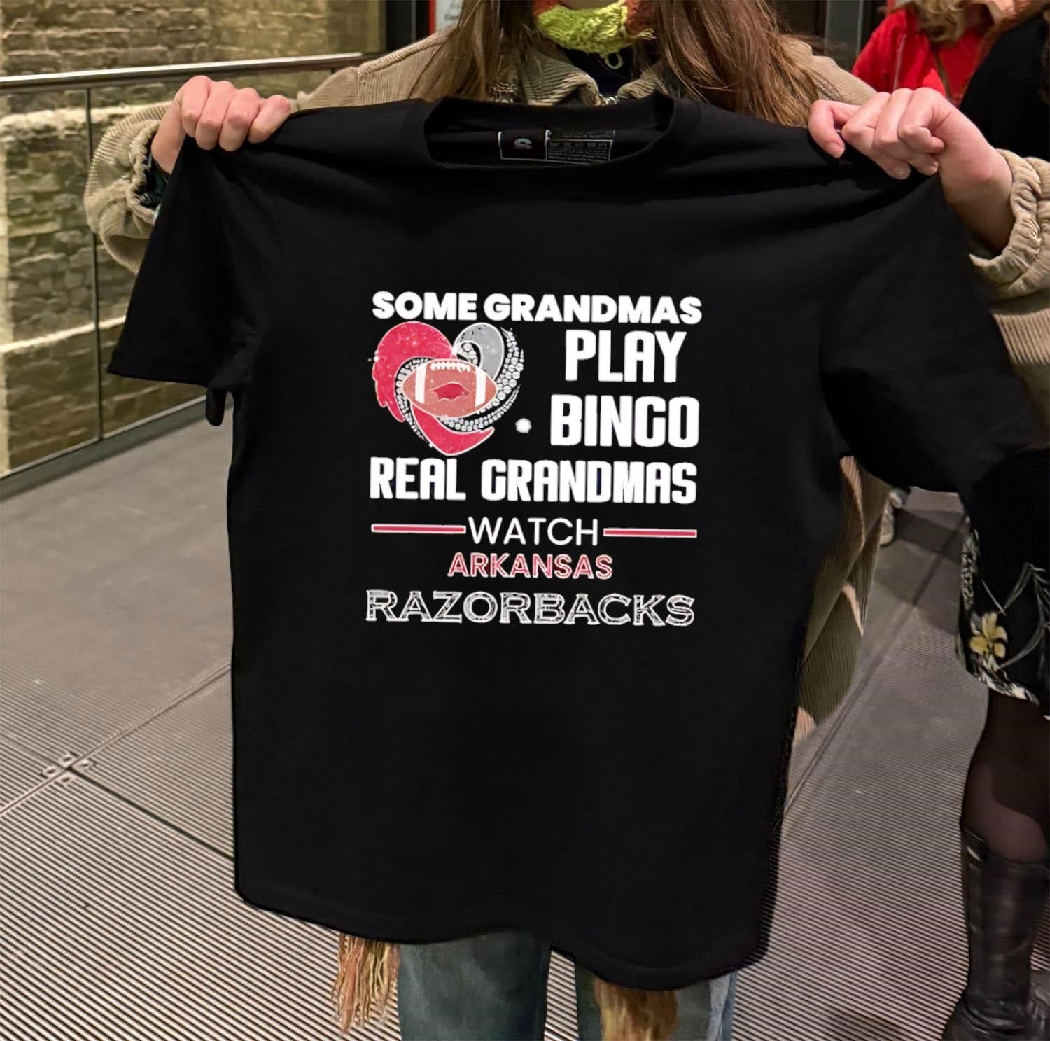 Some Grandmas play bingo real Grandmas watch Arkansas Razorbacks shirt