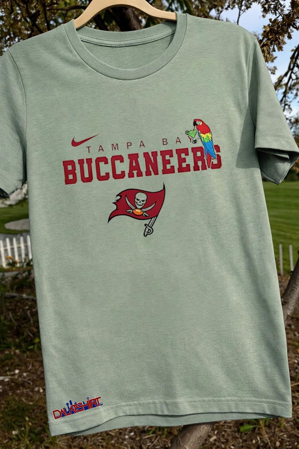 Tampa Bay Buccaneers Parrot Drinking Cocktail Flag Logo shirt