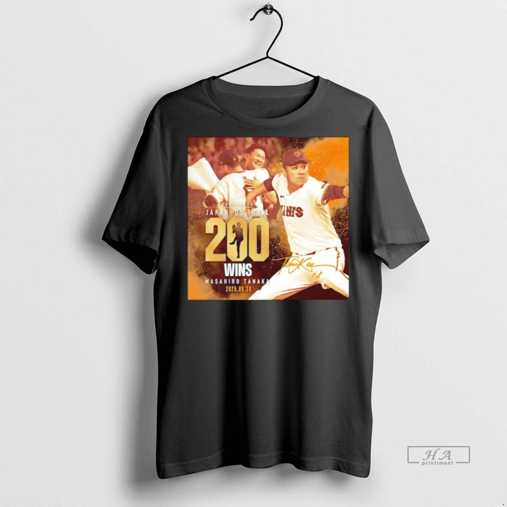 Trendy Official Yomiuri Giants Masahiro Tanaka 200th Win Japan Us Total 2025 Photo Tee Sweater