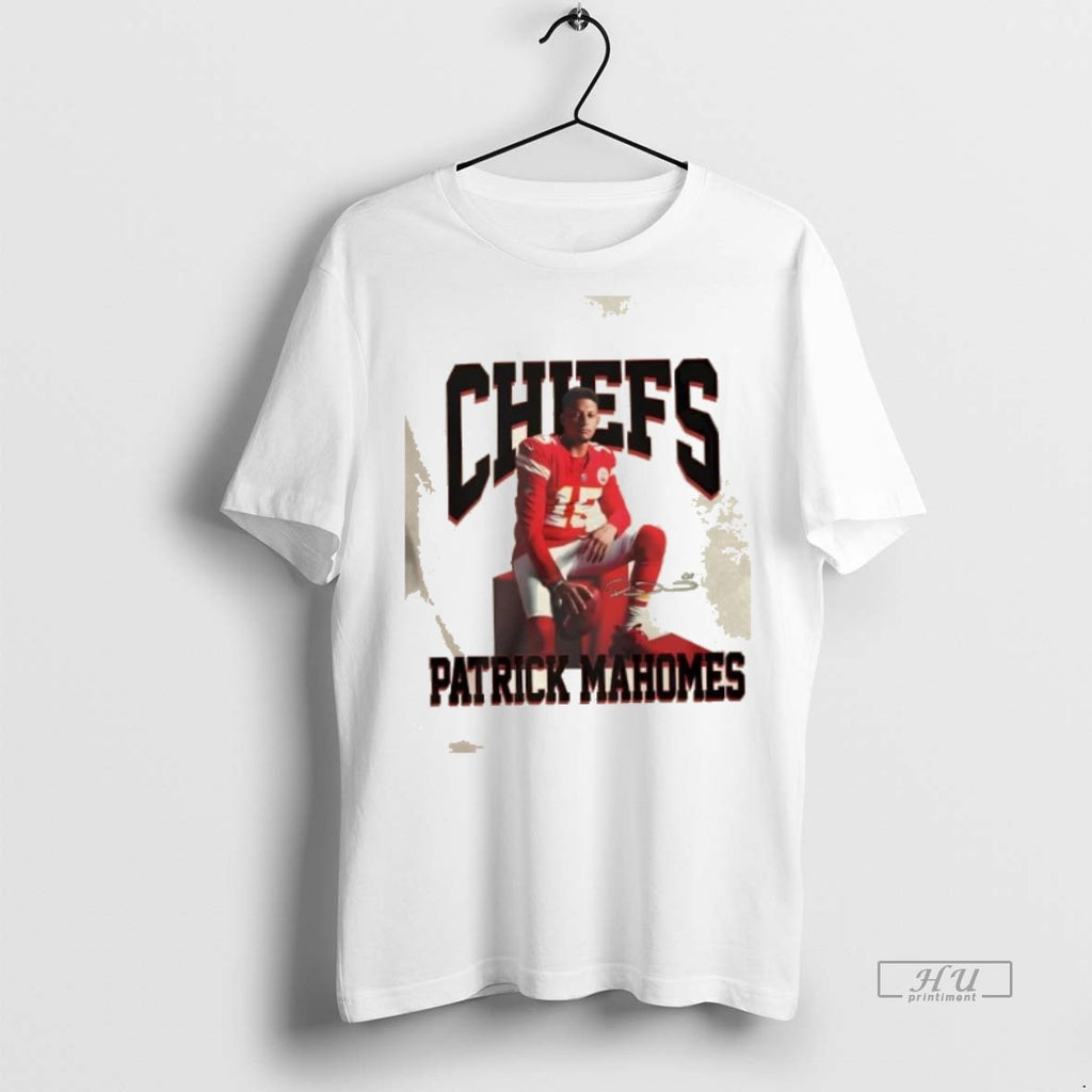 Viral Patrick Mahomes Kansas City Chiefs Football Graphic Signature Tee Shirt Sweater