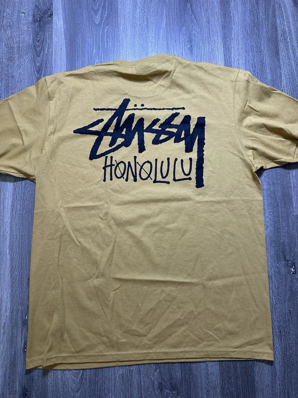 Stussy Honolulu Chapter Men’s Large Curry/Yellow T Shirt Rare Streetwear NWOT