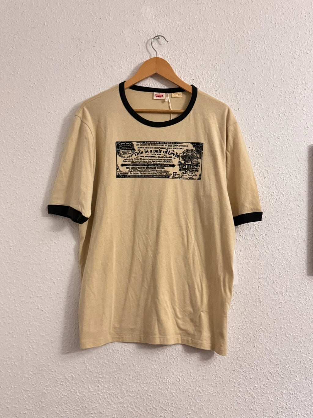 Vintage Levi's Beige & Black Graphic Ringer T-Shirt XL - Made in