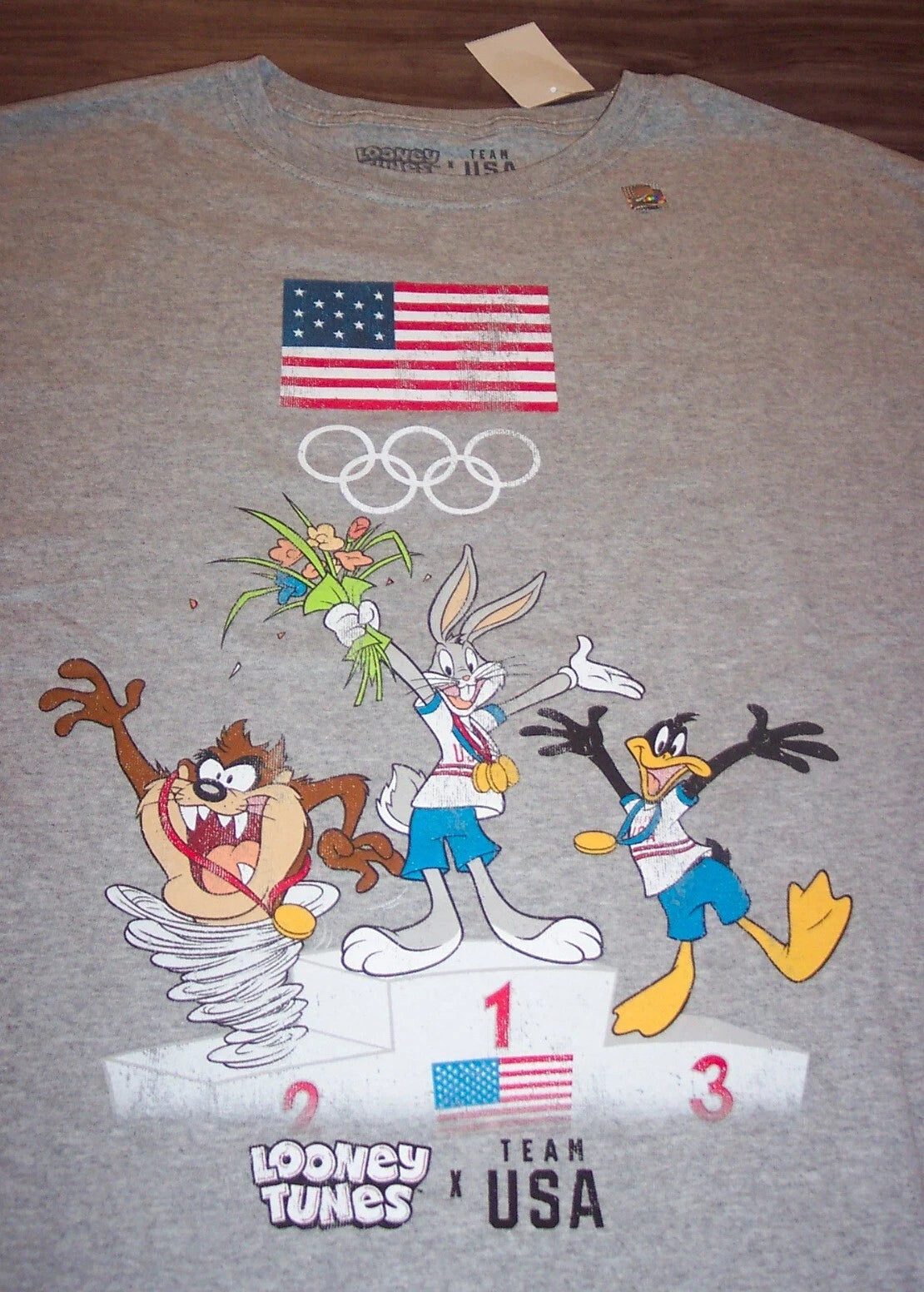WB LOONEY TUNES TEAM USA OLYMPICS T-Shirt MEDIUM NEW Taz Bugs Daffy Duck