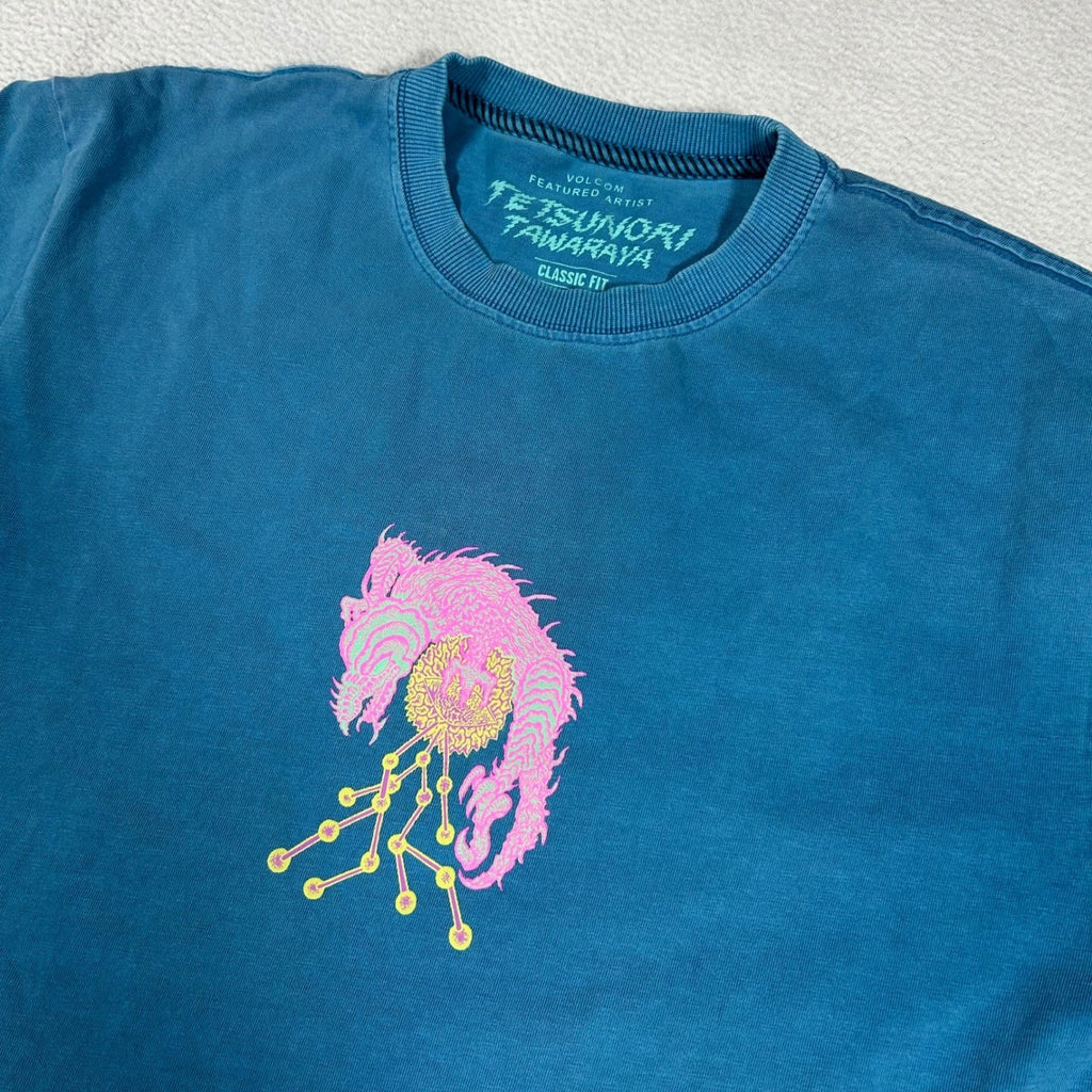 Volcom Tetsunori Tawaraya Embrace The Strange Graphic T-Shirt Mens Medium Blue