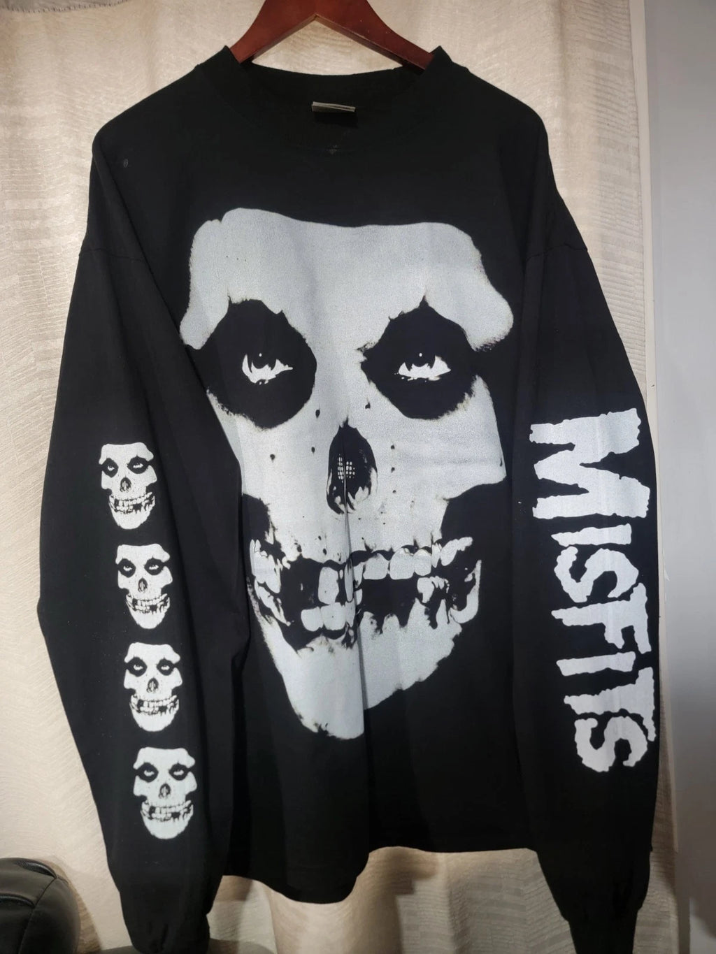 MISFITS LONG SLEEVE ON PREMIUM HEAVYWEIGHT