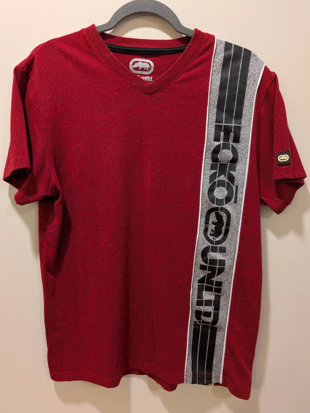 Ecko Size Medium T-Shirt Men's Red Y2K 90s Look Skater Style V-Neck Street wear
