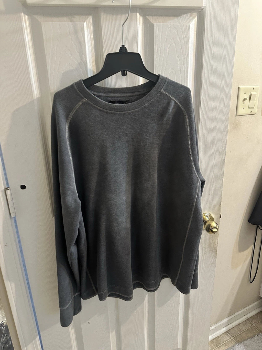 banana republic men sun faded textured tshirt