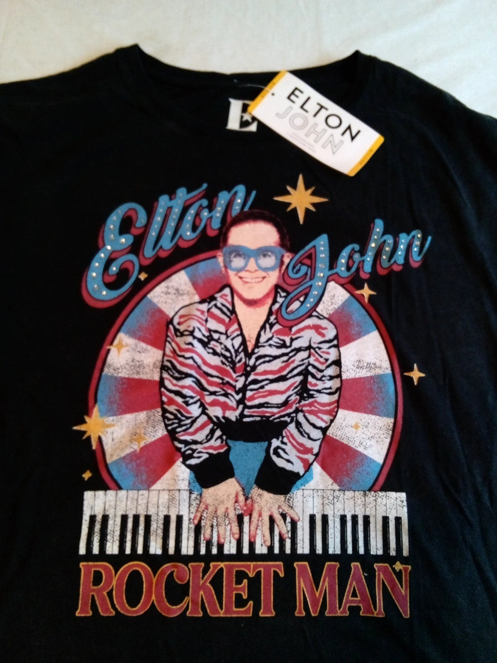 New ELTON JOHN / ROCKET MAN Retro Trendy Graphic T-Shirt Concert - MEDIUM Shirt