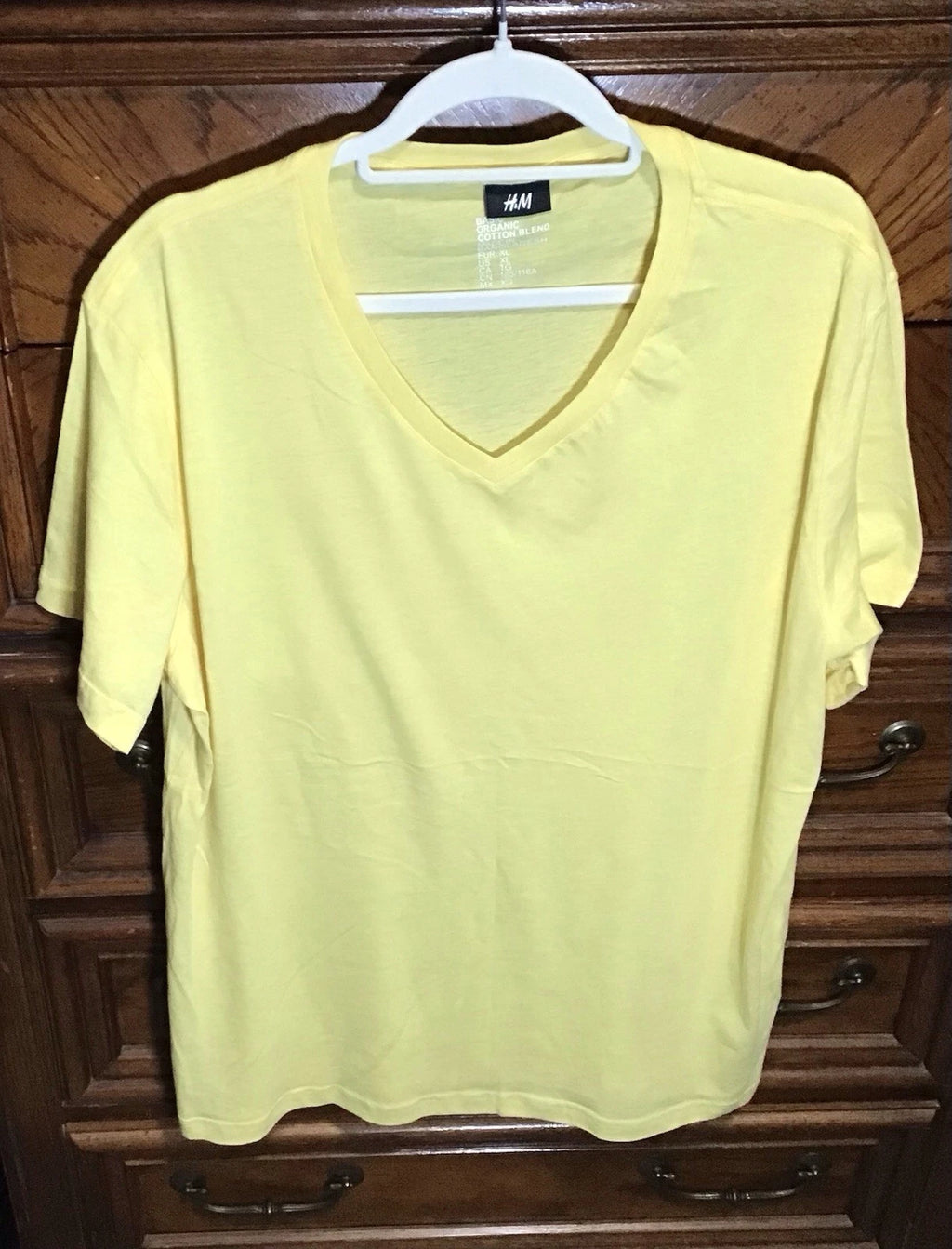NWT H&M Mens V Neck S/S Shirt Size XL