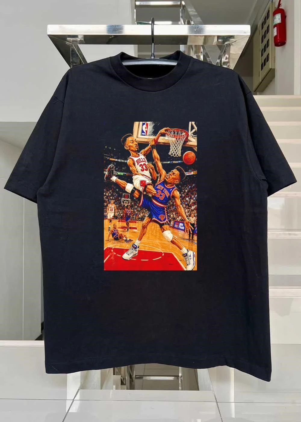 Scottie Pippen Stepping Over Patrick Ewing Bulls Knicks 33 1994 NBA Finals T-Shirt