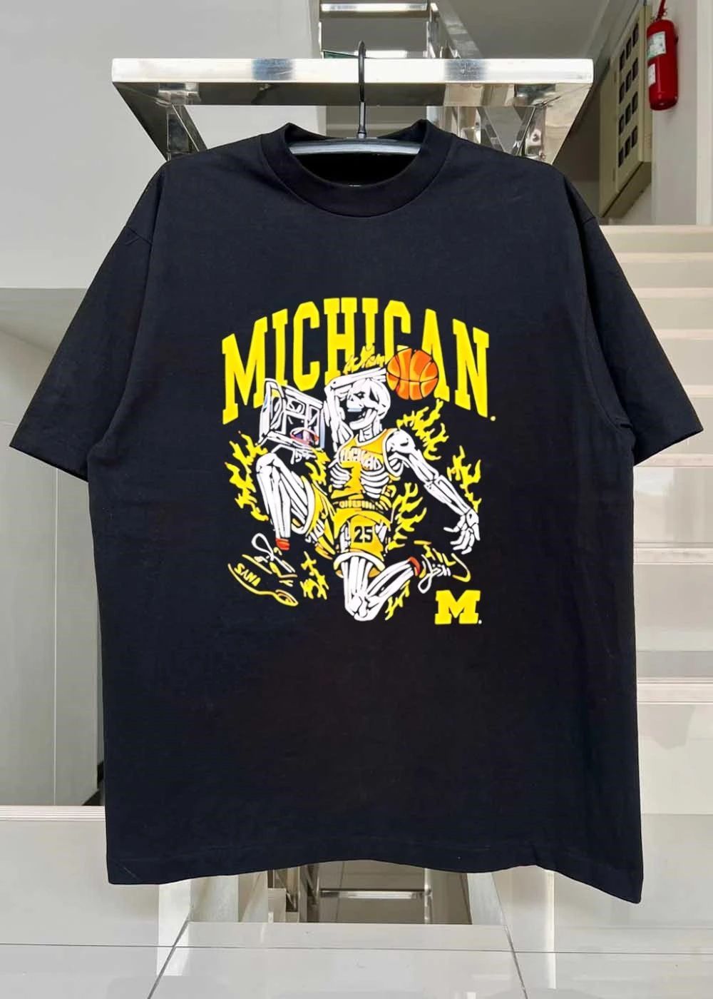 Michigan Wolverines men’s basketball skeleton 25 player shirt