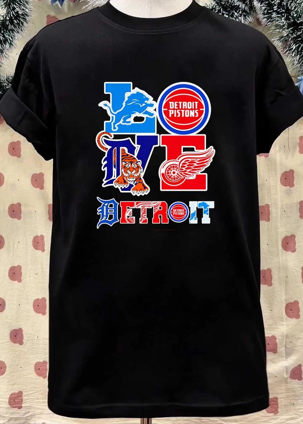 Love Detroit Lions Pistons Tigers Red Wings Sports T-Shirt