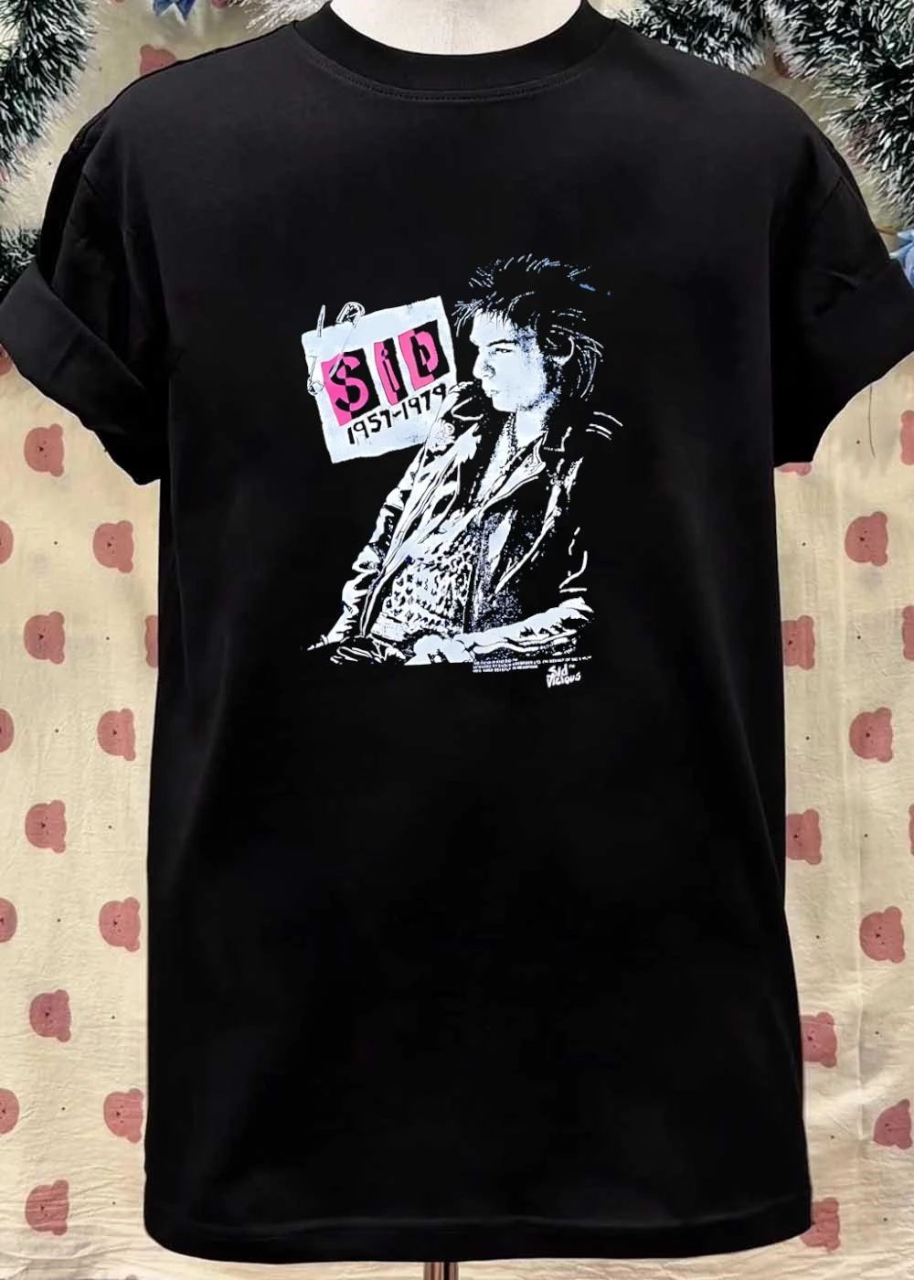Sid Vicious Sid 1957-1979 Safety Pin Tribute T-Shirt
