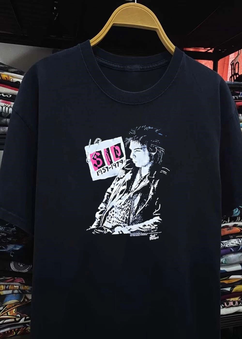 Sid Vicious Sid 1957-1979 Safety Pin Tribute T-Shirt
