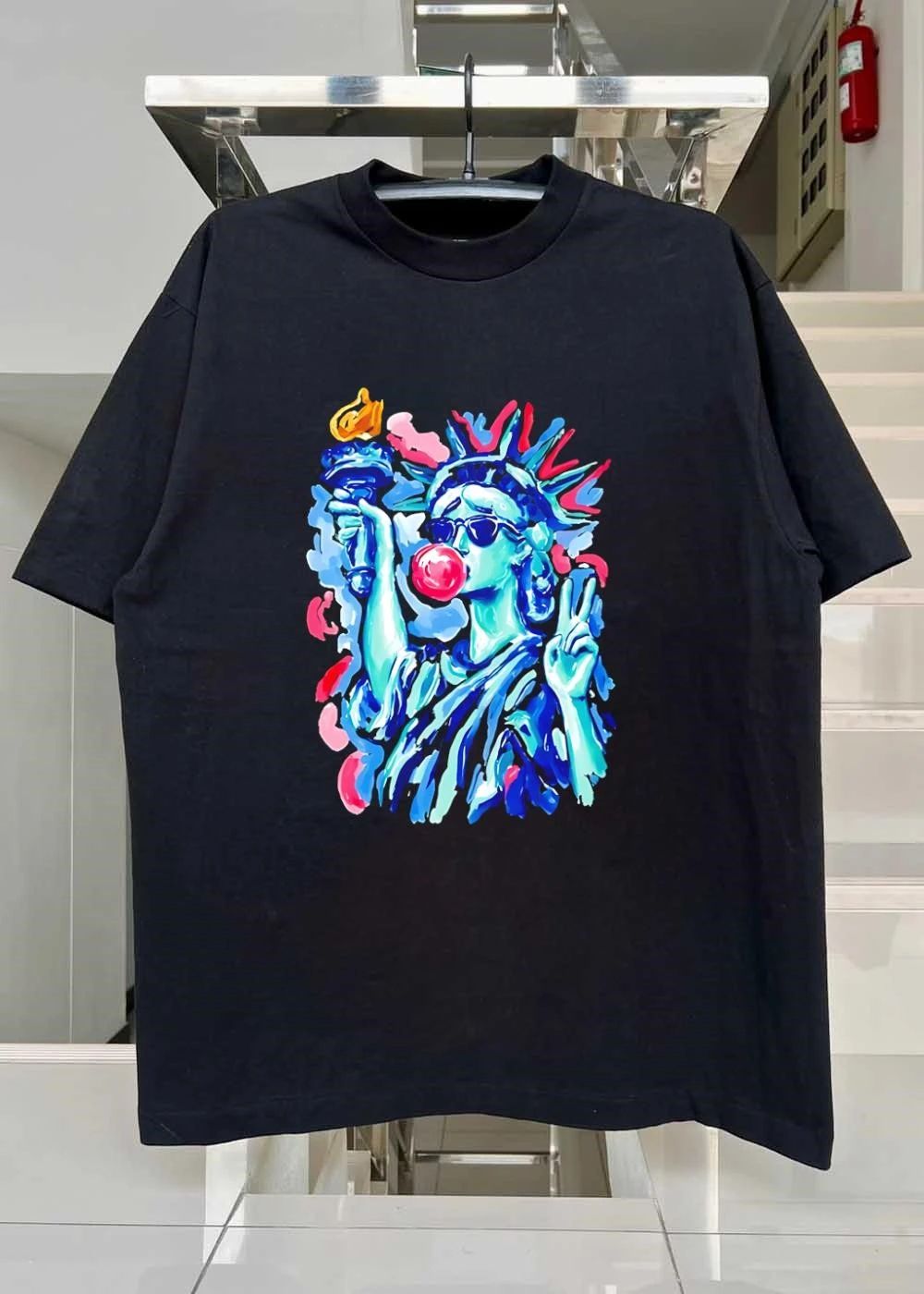 Statue Of Liberty Blowing Bubble Gum Sunglasses Pop shirt