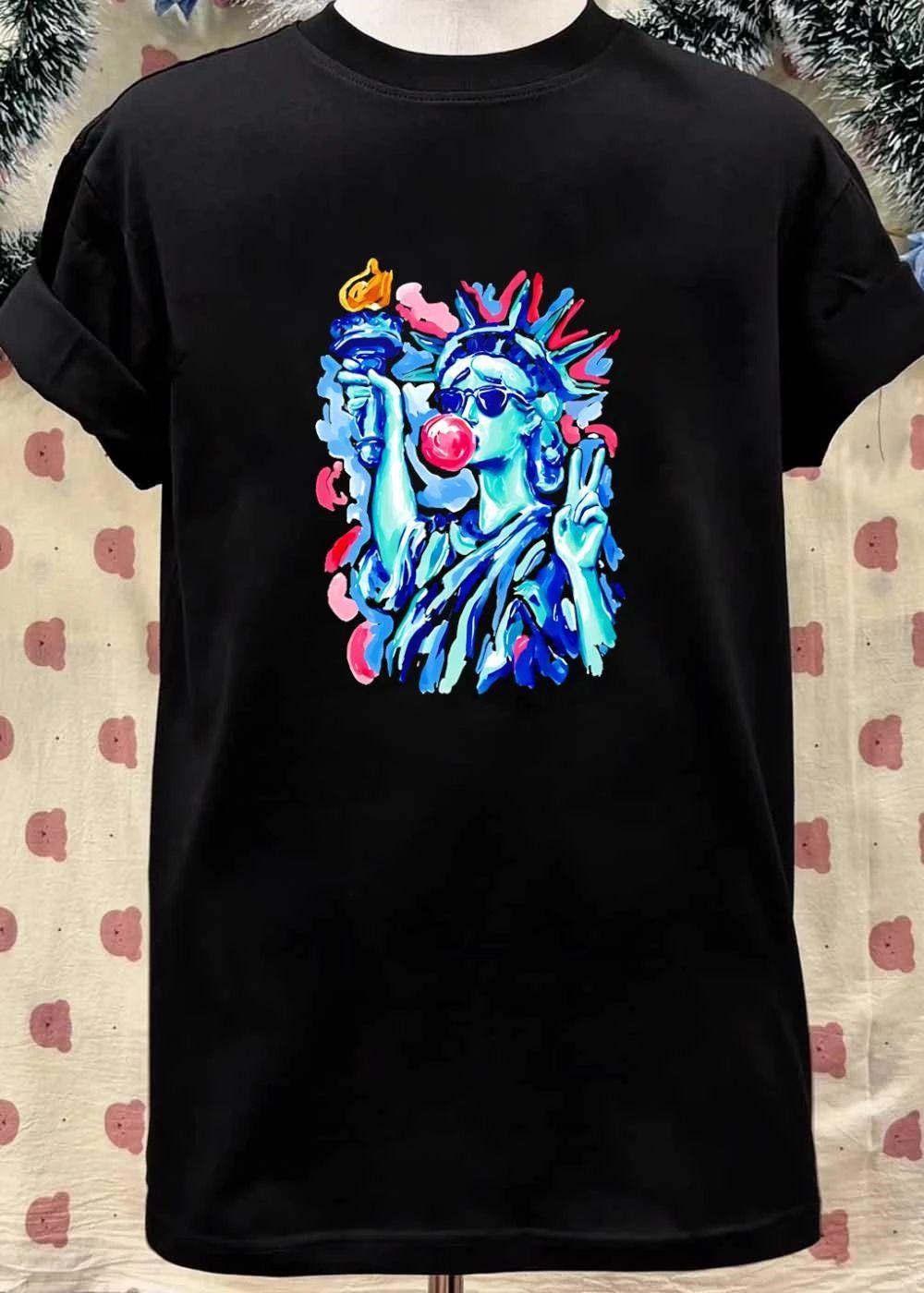 Statue Of Liberty Blowing Bubble Gum Sunglasses Pop shirt