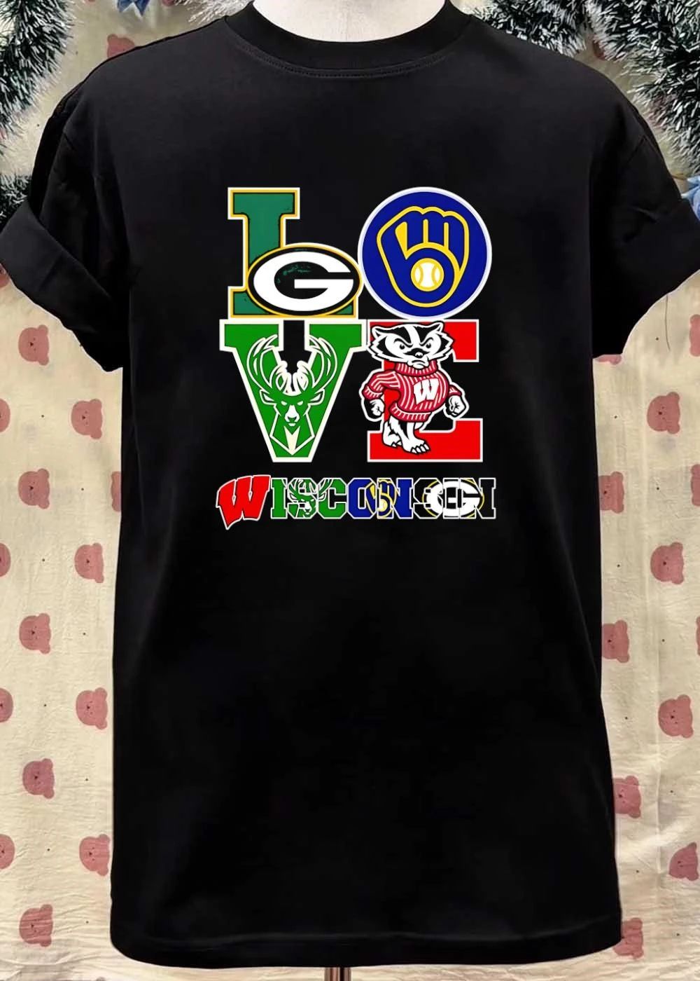 Love Wisconsin Green Bay Packers Brewers Bucks Badgers Logos T-Shirt