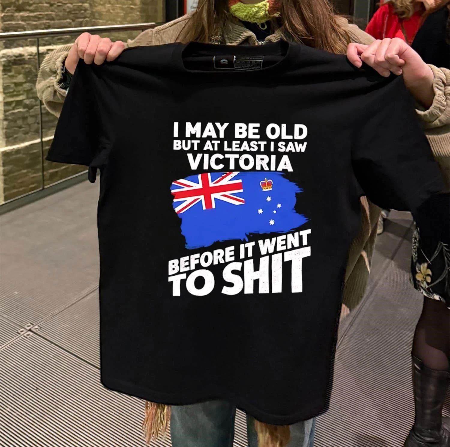 I Saw Victoria Before It Went To Shit Australia Flag T-Shirt