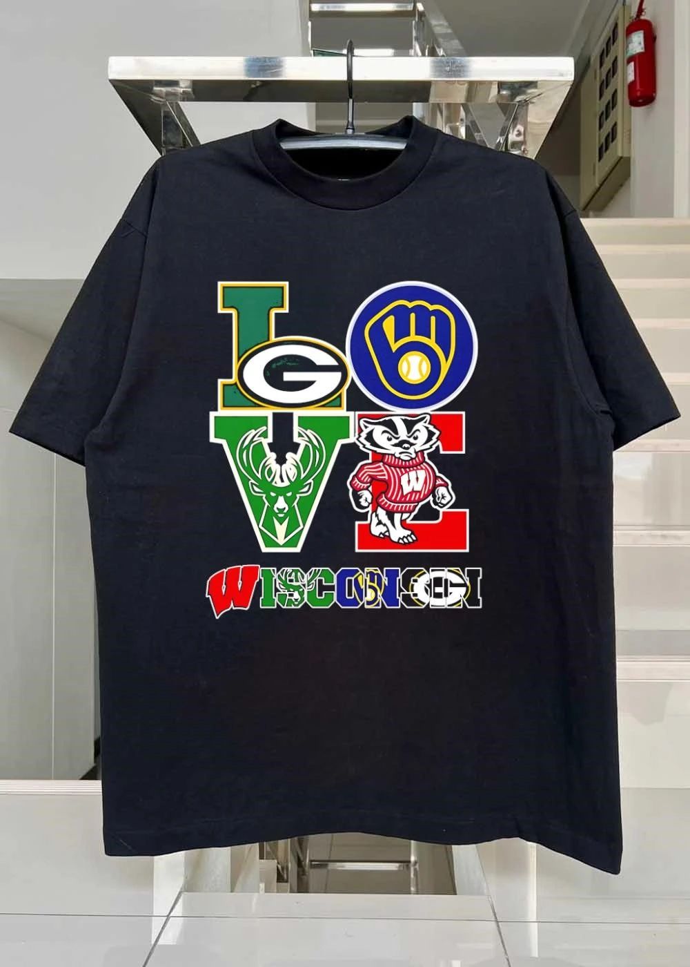 Love Wisconsin Green Bay Packers Brewers Bucks Badgers Logos T-Shirt