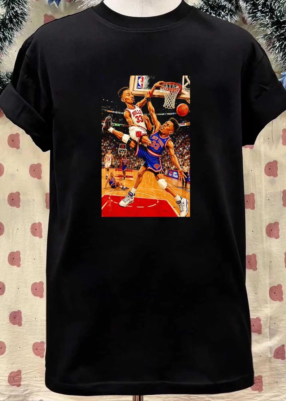 Scottie Pippen Stepping Over Patrick Ewing Bulls Knicks 33 1994 NBA Finals T-Shirt