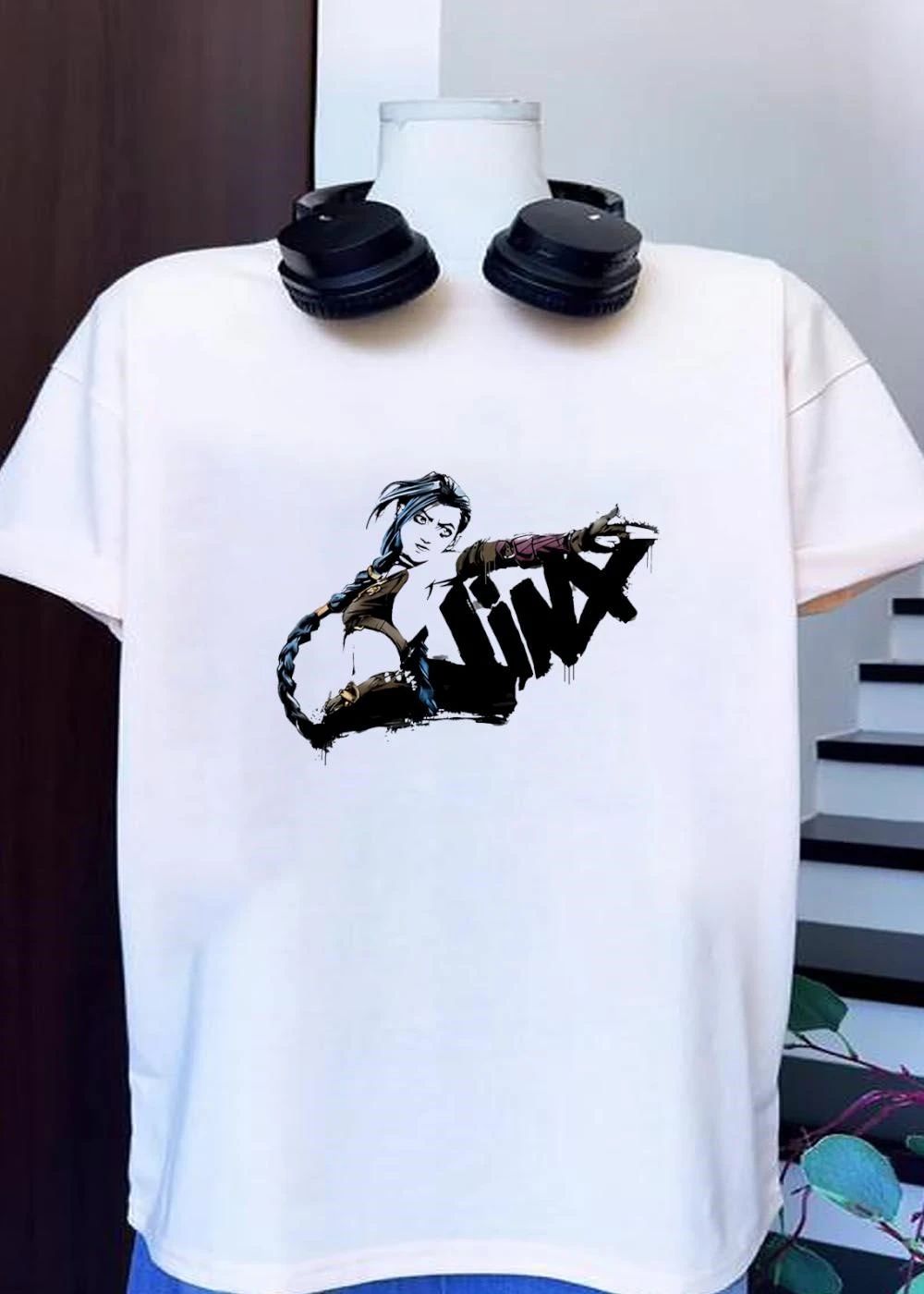 Jinx Arcane League of Legends Spray Paint Graffiti Art Jinx Season 2 Hype Shirt